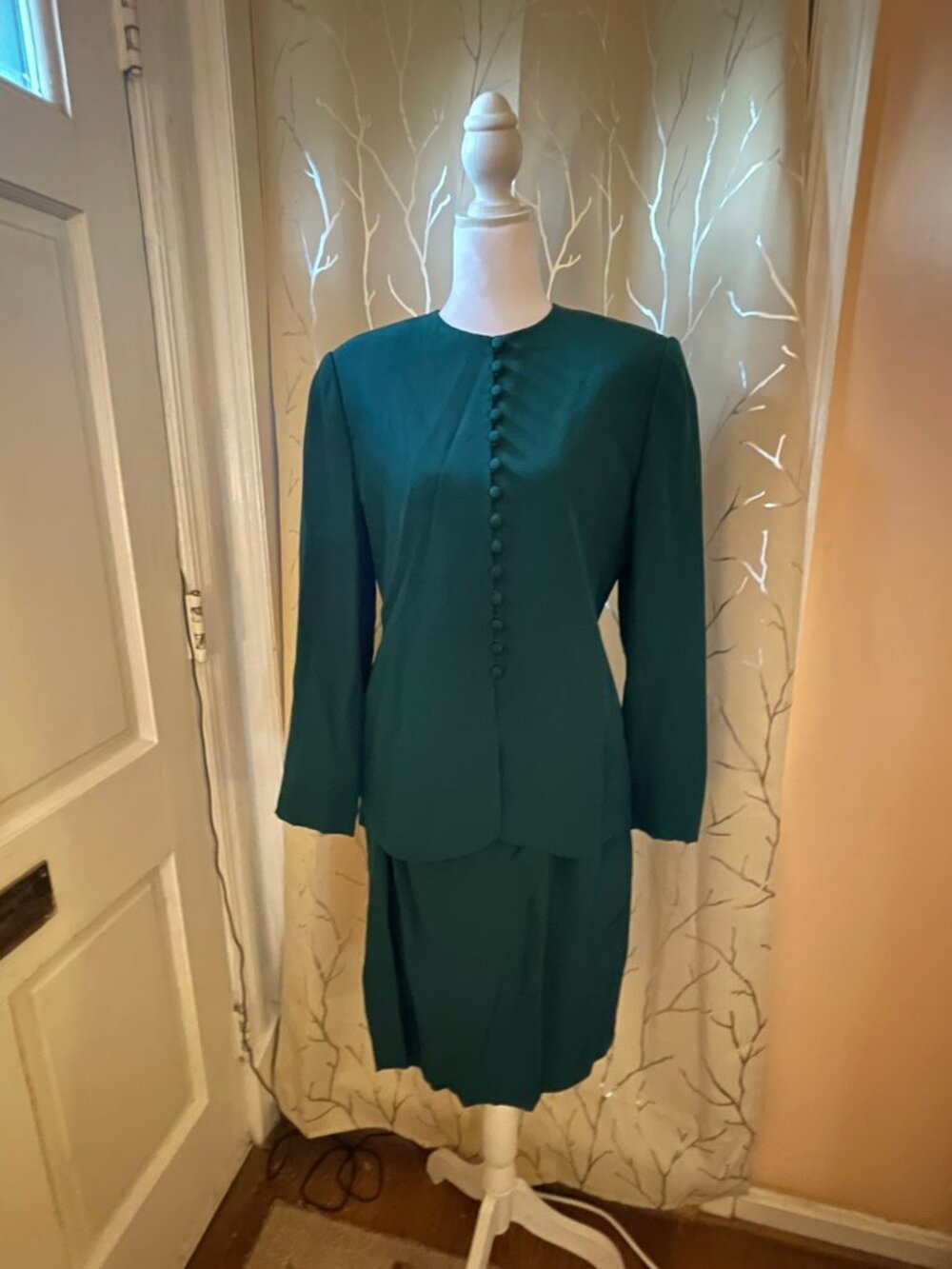 Valerie Stevens Silk Skirt Suit in Emerald Green - Picture 14 of 14